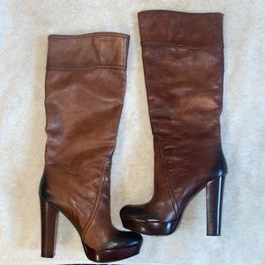 Vince Camuto knee-high boots for sale with platform. Cognac color. Slightly used